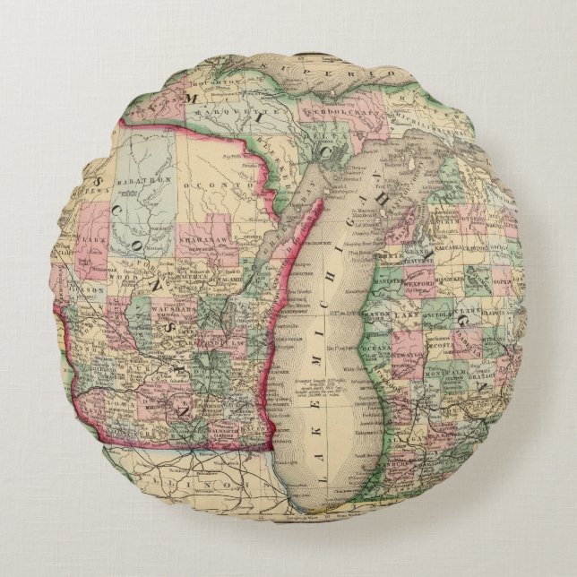 Michigan, Wisconsin Map by Mitchell Round Cushion (Front)