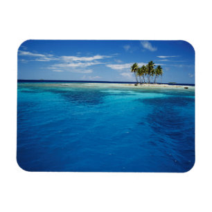 Micronesia, Tonowas, View of idyllic tropical Magnet