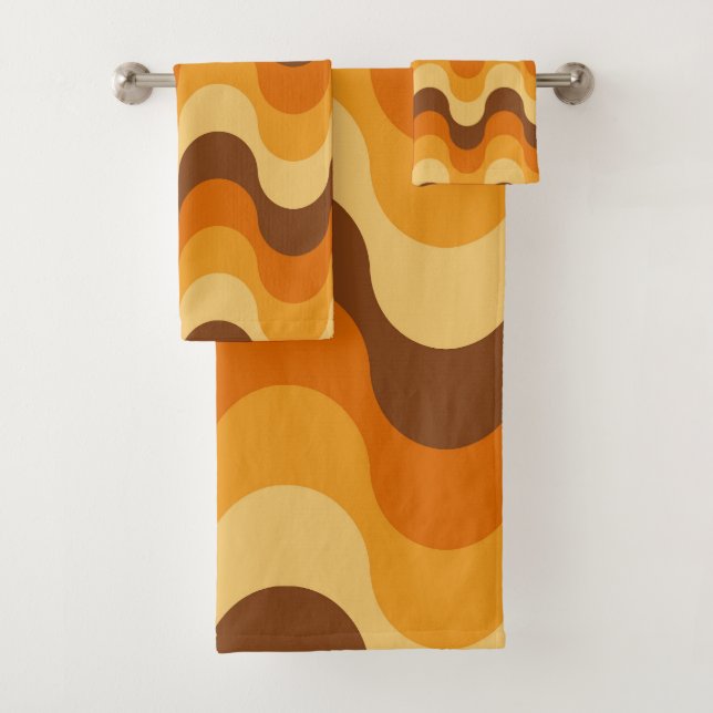 Mid Century Modern 1970s Wavy Stripe Pattern Bath Towel Set (Insitu)