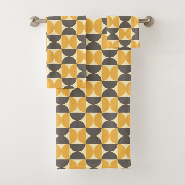 Mid-Century Modern Brown & Gold Pattern Bath Towel Set (Insitu)