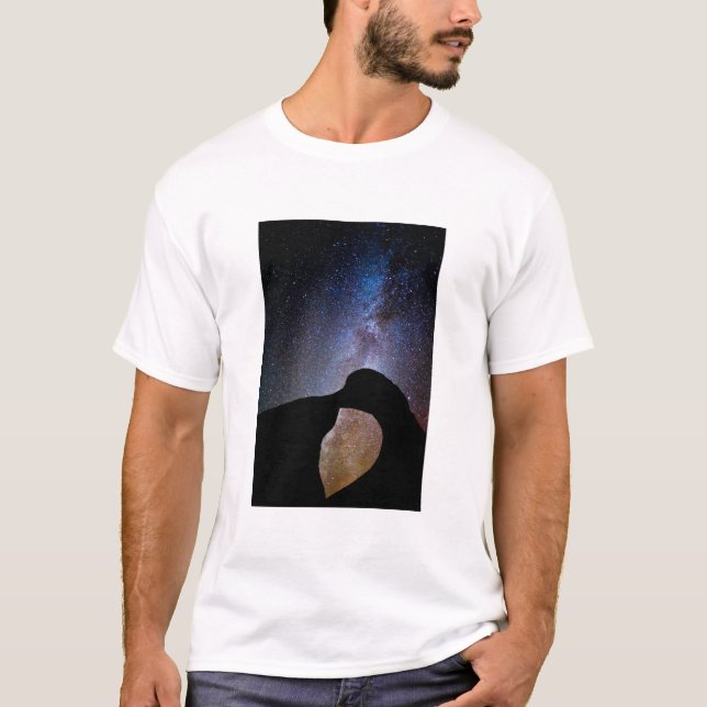 Milky way at night, California T-Shirt (Front)