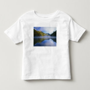 Millcreek Lake and autumn colours at sunrise, Toddler T-Shirt