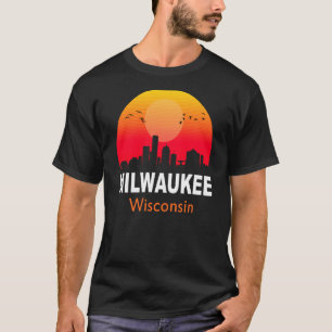 Milwaukee Wisconsin Vintage Sunset Retro City Stat T-Shirt