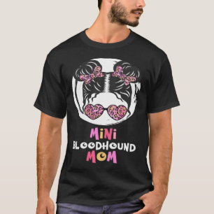 Mini Bloodhound Mom Bloodhound dog little girl cut T-Shirt