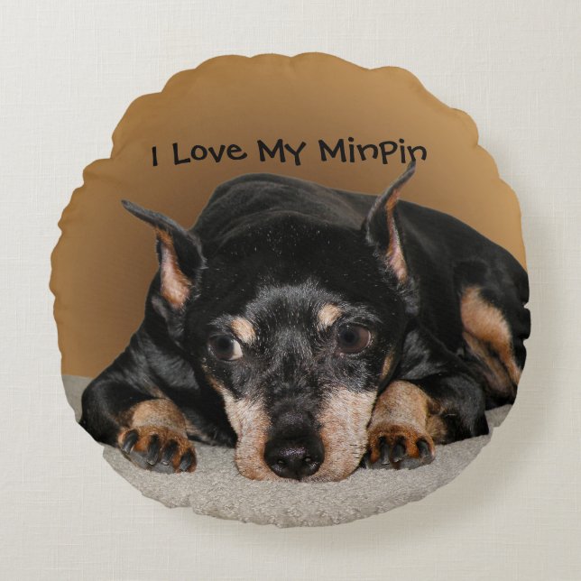 Miniature Pinscher aka Min Pin Love Holiday Round Cushion (Front)