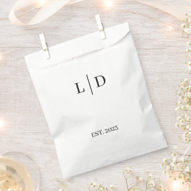 Minimal and Simple Personalised Wedding Favour Bag (Clipped)