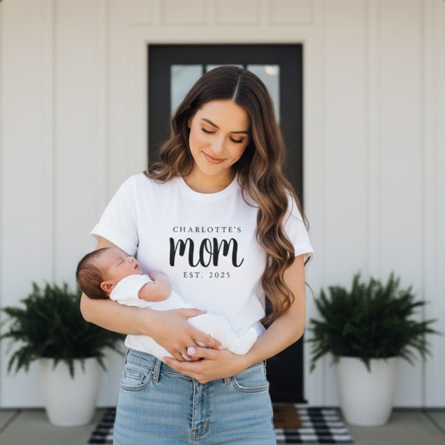 Minimal Custom Child Name New Mum Established Year T-Shirt (minimal modern script custom childs name mom established tshirt gift for new moms Mother's Day Gifts)