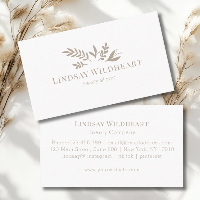 Minimal Floral White Botanical Beauty Business Card (Minimal Floral White Botanical Beauty Business Card)