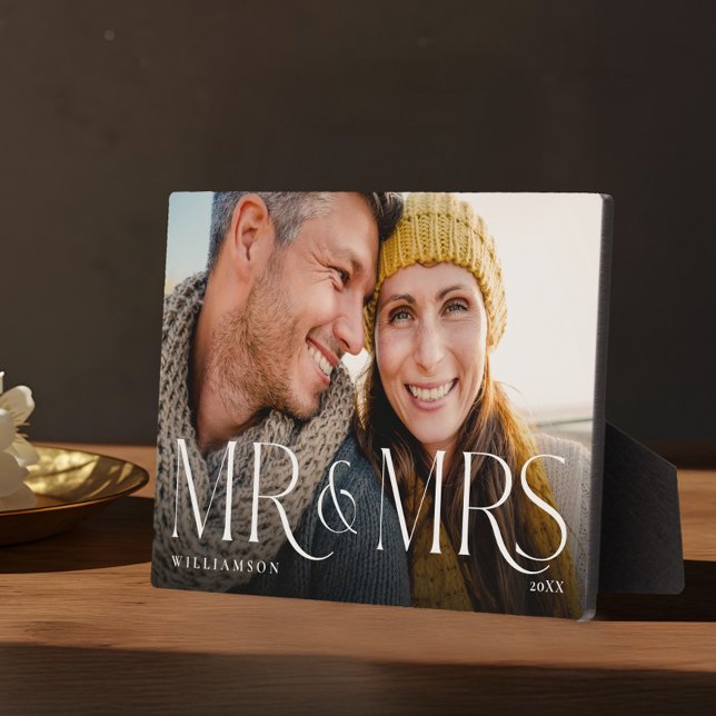 Minimal & Modern Newlyweds Mr & Mrs Couple Photo Plaque (Minimal & Modern Newlyweds Mr & Mrs Couple Photo Plaque)
