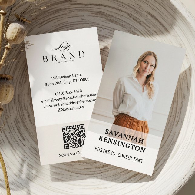 Minimal Modern Professional Photo Company Logo QR Business Card (Minimal Modern Professional Photo Company Logo QR Business Card)