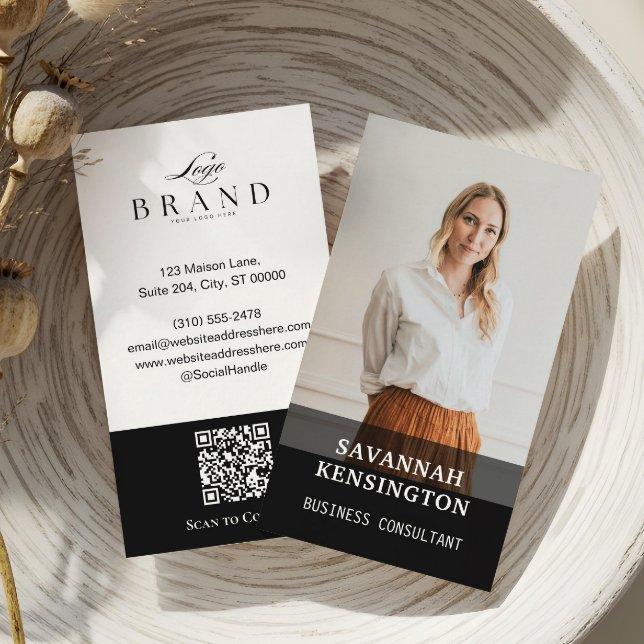 Minimal Modern Professional Photo Company Logo QR Business Card (Minimal Modern Professional Photo Company Logo QR Business Card)