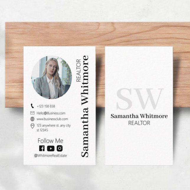Minimal Realtor Professional Real Estate Business Card (Creator Uploaded)