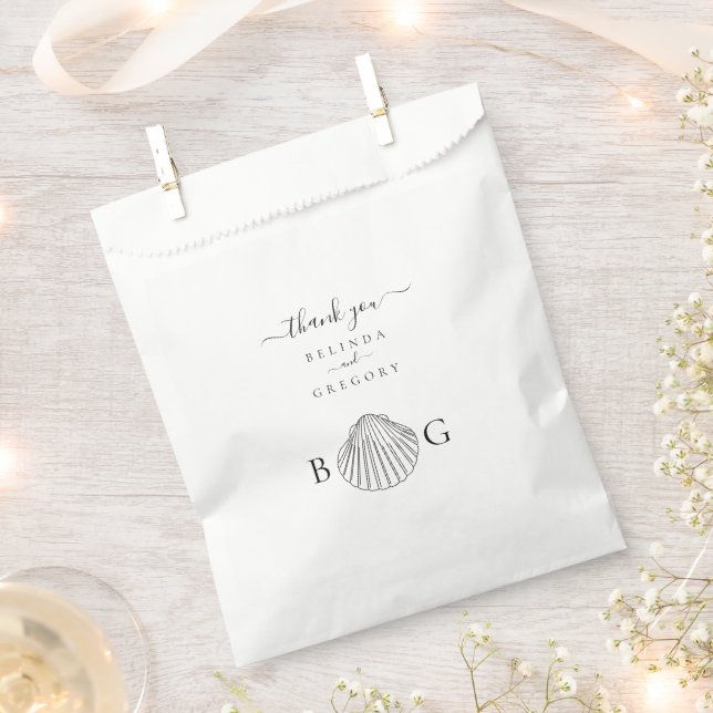 Minimalist Clam Seashell Monogram Wedding Favour Favour Bag (Clipped)