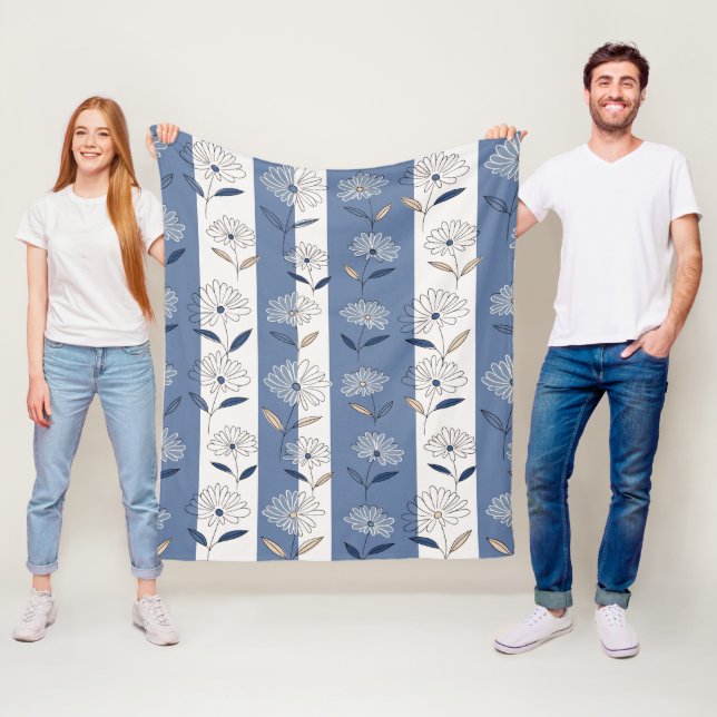 Minimalist Daisy Floral Pattern (1) Fleece Blanket (In Situ)