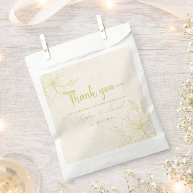 Minimalist Elegant Outline Floral Wedding Favour Bag (Clipped)