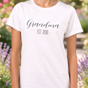 Minimalist Grandma Established Black Script Text T-Shirt