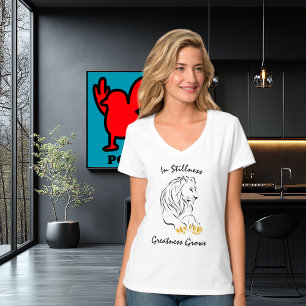 Minimalist Lion Silhouette – Editable Text Elegant T-Shirt