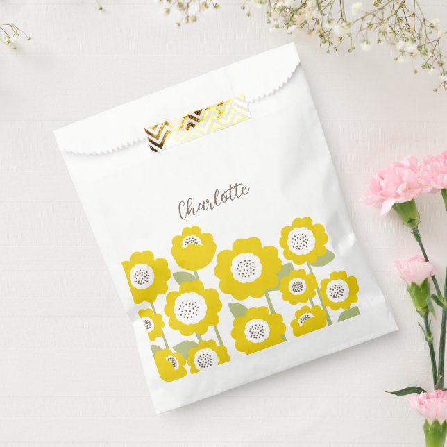 Minimalist Modern Sunflower Minimal Custom Name    Favour Bag (Sealed)