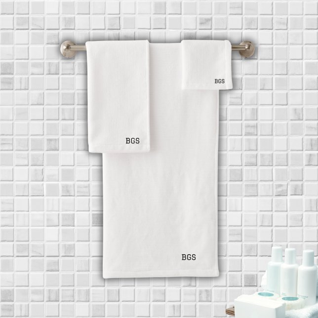 Minimalist Monogram Personalised White Bath Towel Set (Minimalist Monogram Personalized White Bath Towel Set)