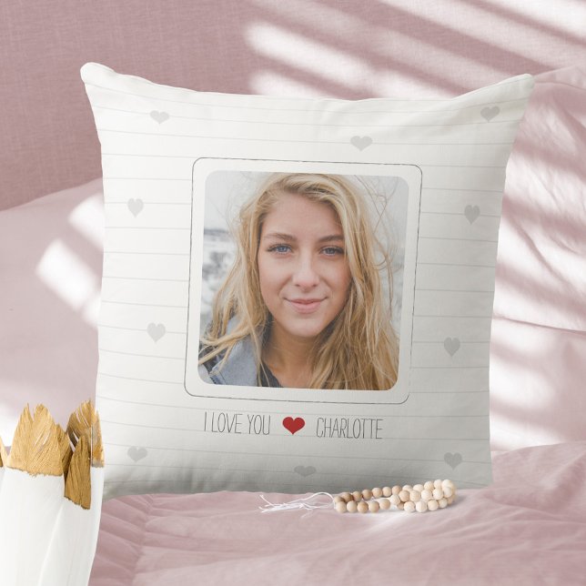 Minimalist Photo Red Heart Love Valentine´s Day Cushion (Minimalist Photo Red Heart Love Valentine´s Day Throw Pillow ©Susanne Sachers - Sunny Mind Design 🌞)