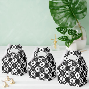 Minimalist retro check pattern – Monochrome design Favour Box