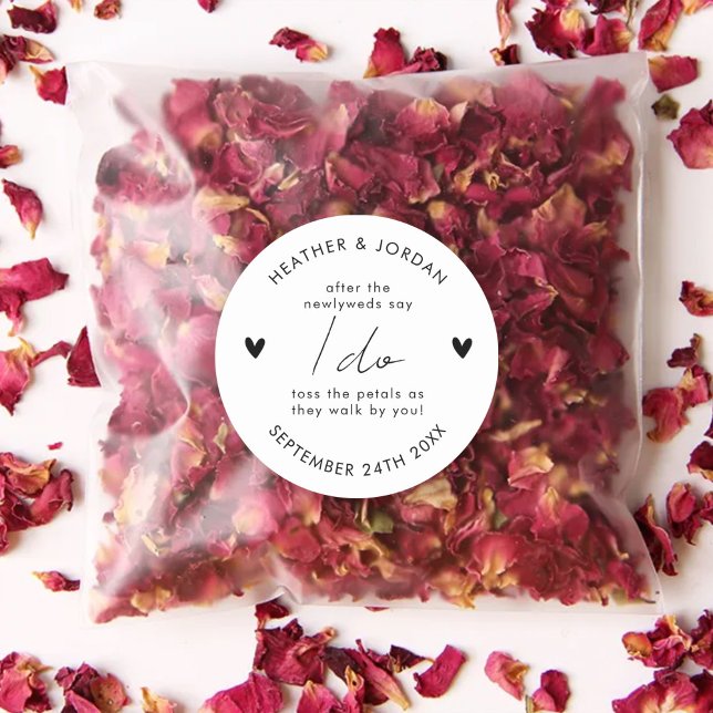 Minimalist Wedding Toss Me Confetti Favour  Classic Round Sticker (Creator Uploaded)