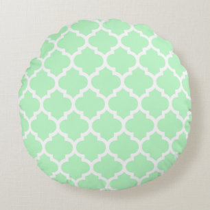 Mint White Moroccan Quatrefoil Pattern #5 Round Cushion