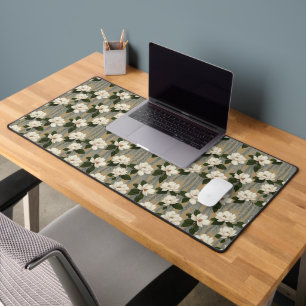 Mississippi Magnolia Spanish Moss - Southern Gothi Desk Mat
