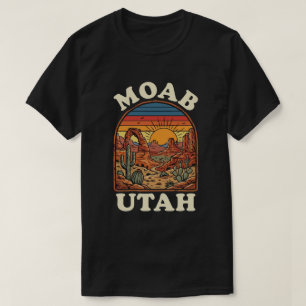 Moab Utah Desert Sunset   Retro Southwest Travel  T-Shirt