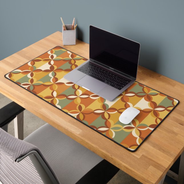Mod Quatrefoil Clover - 70s Moroccan Geometric Desk Mat (Office 2)
