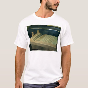 Model of Caesar's defences at Alesia T-Shirt