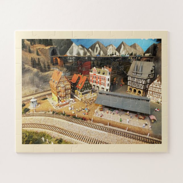 Model railway jigsaw puzzle (Horizontal)