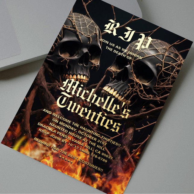Modern 30th Birthday Halloween Black Gold Skull (Modern 30th Birthday Halloween Black Gold Skull Foil Invitation
)