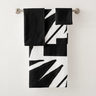 MODERN ABSTRACT GEOMETRIC BLACK + WHITE BATH TOWEL SET