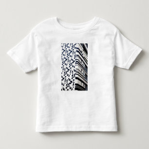 Modern black and white building in Hong Kong Toddler T-Shirt
