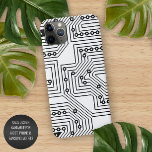 Modern Black Retro Computer Circuit Board Pattern iPhone 11Pro Max Case