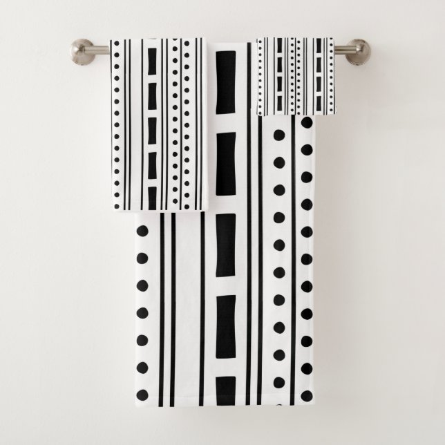 Modern Boho Black and White Stripe Pattern Bath Towel Set (Insitu)