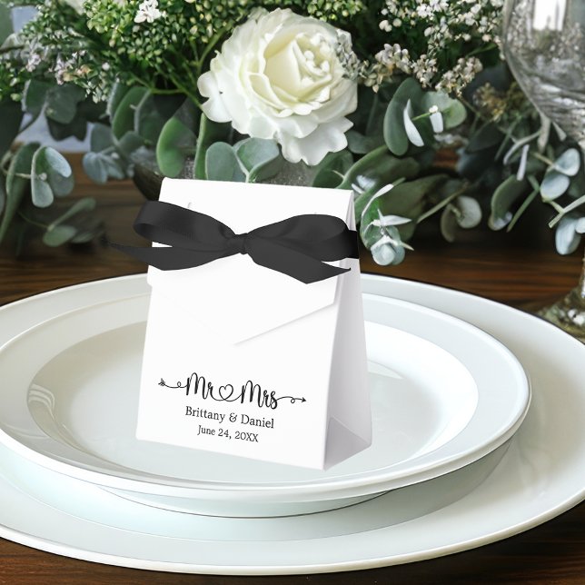 Modern Calligraphy Heart Mr. and Mrs. Wedding  Favour Box (Customize to change your personalized text size or text style.)