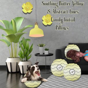 Modern Calligraphy Initial Butter Yellow Ombré Round Cushion