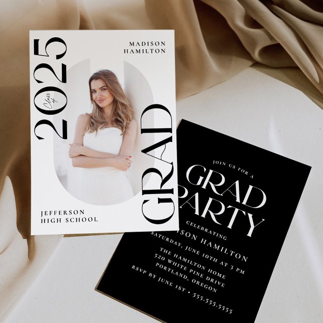 Modern Class of 2025 Grad Photo Graduation Party Invitation (Creator Uploaded)