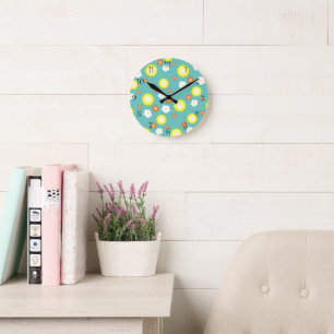 Modern colourful gradient Daisy flower pattern gir Round Clock