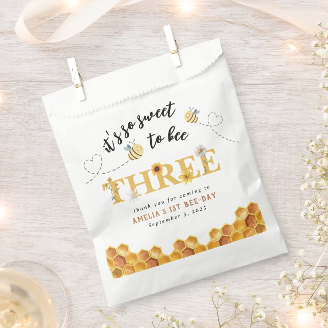 Modern Cute It’s so sweet to bee three birthday Favour Bag (Clipped)