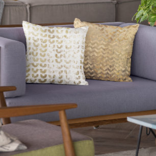 Modern Distressed Metallic Gold Pattern - Chevron Cushion