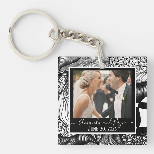 Modern elegant black and white design with photo key ring (Front)
