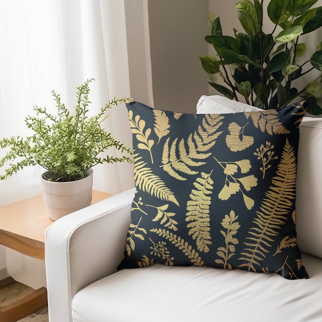 Modern Elegant Green and Gold Christmas Cushion (Creator Uploaded)