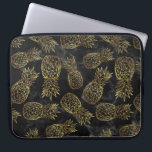 Modern geometric gold pineapples design laptop sleeve<br><div class="desc">Stylish triangles pineapple fruits pattern,  shining faux yellow gold strokes,  trendy abstract black,  grey,  white marble texture,  fruity summer elegant artwork. Simple,  ink,  artwork,  multiple misplaced shapes,  unusual,  decorative,  creative,  decor,  fashionable,  awesome,  pretty,  popular,  custom,  unique,  fresh,  beautiful,  fashion,  image.</div>