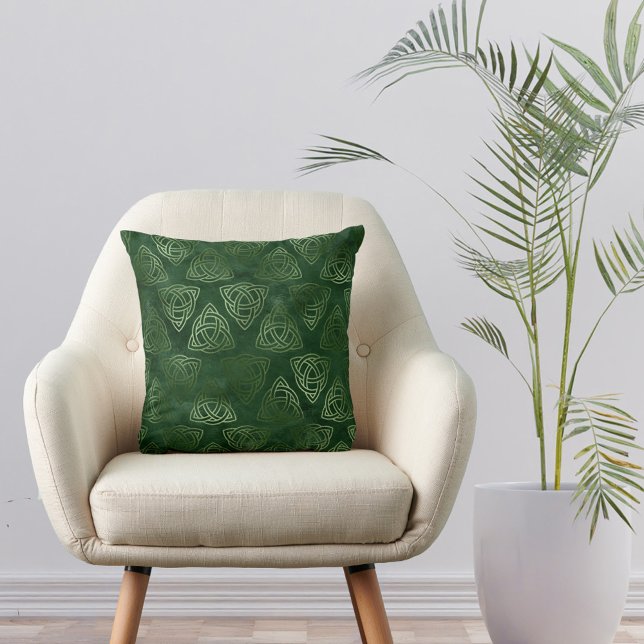 Modern Green Celtic Knot Pattern Cushion (Creator Uploaded)