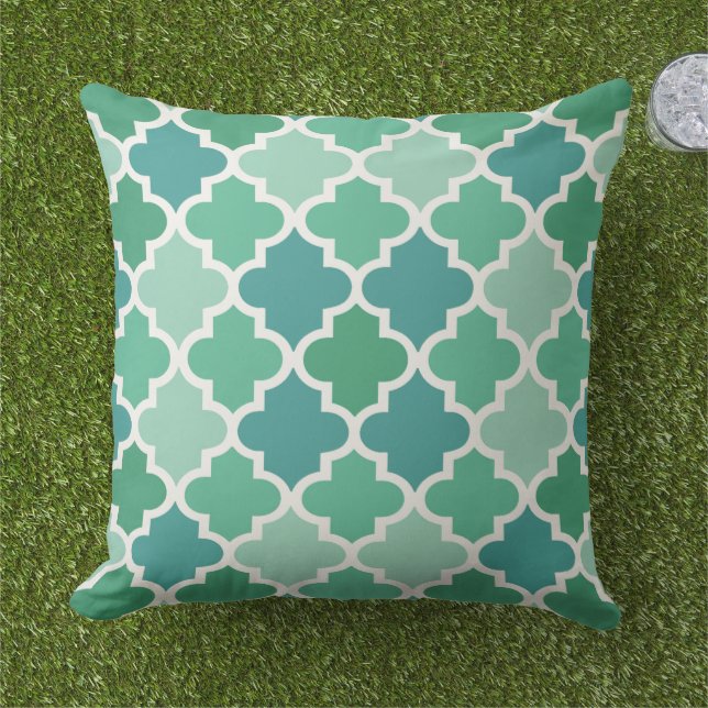 Modern Green Moroccan Quatrefoil Tile Pattern Outdoor Cushion (Grass)