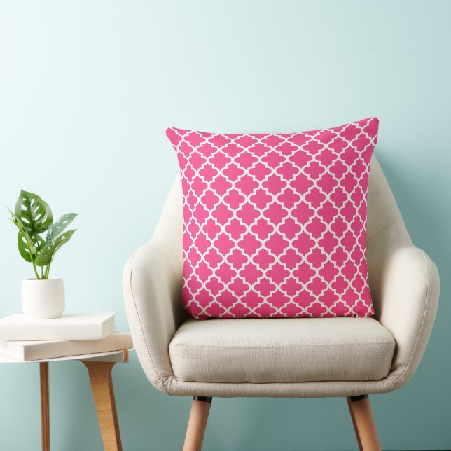 Modern Magenta Pink Moroccan Quatrefoil Pattern Cushion (Chair)