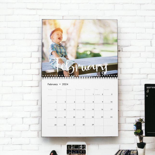 Modern Minimalist Family Photo Calendar (Creator Uploaded)